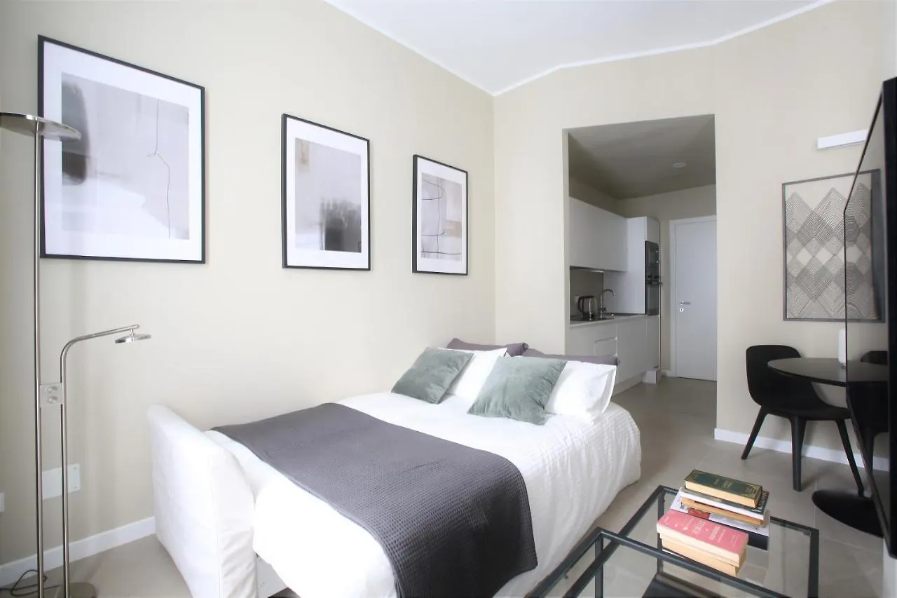 מילאנו Central Station Design Apartment