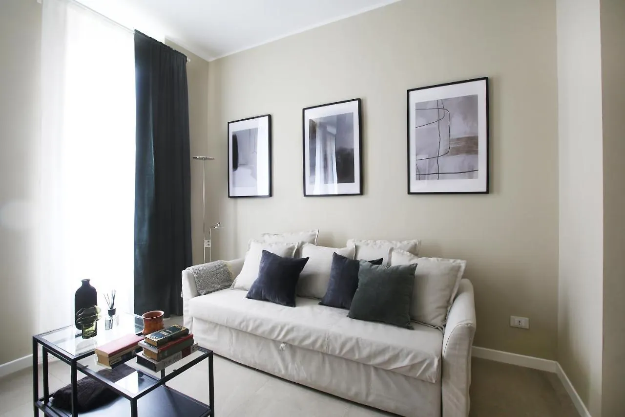 מילאנו Central Station Design Apartment